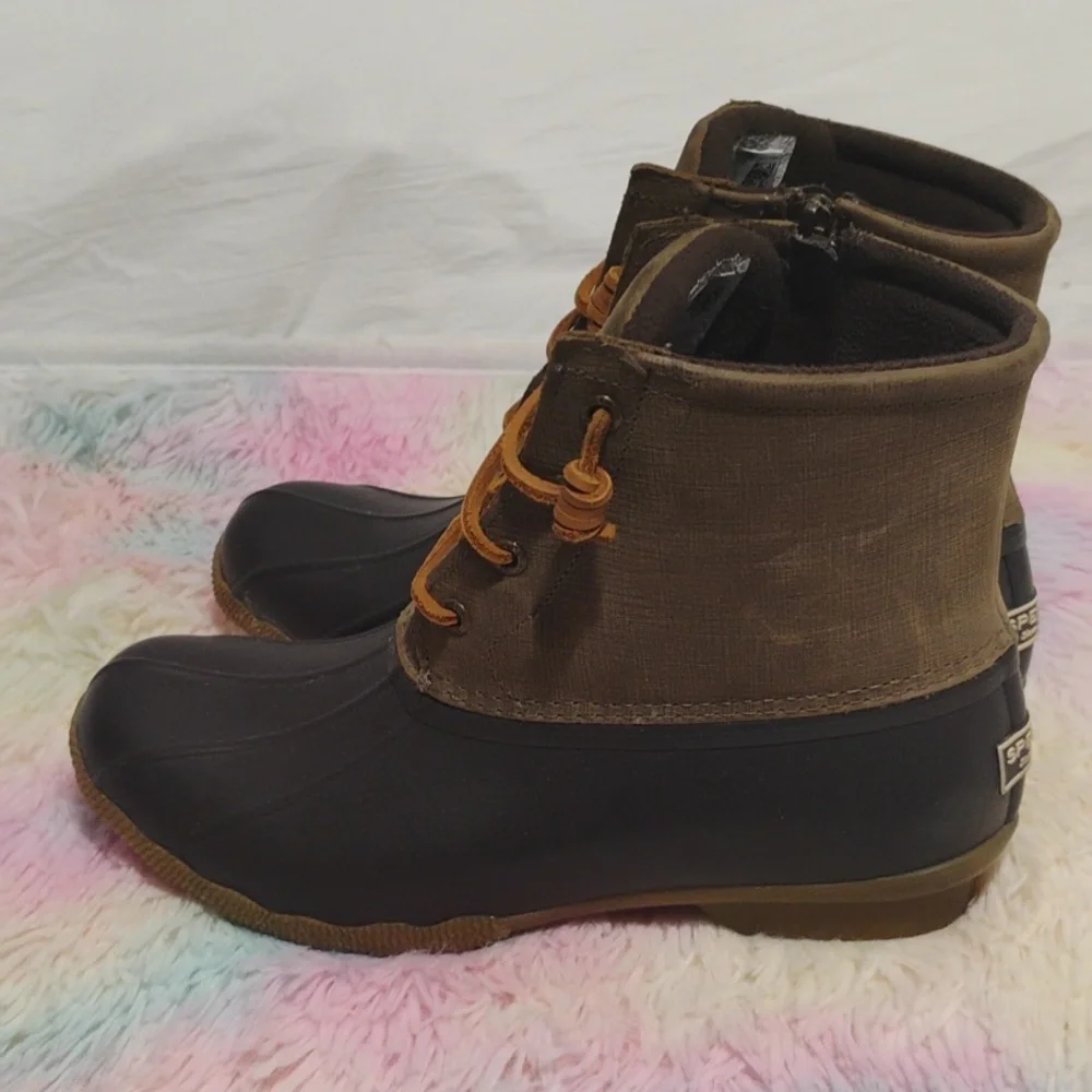 (X-102) SALE! Sperry Saltwater Duck Boots Sz.8 Hardly Worn